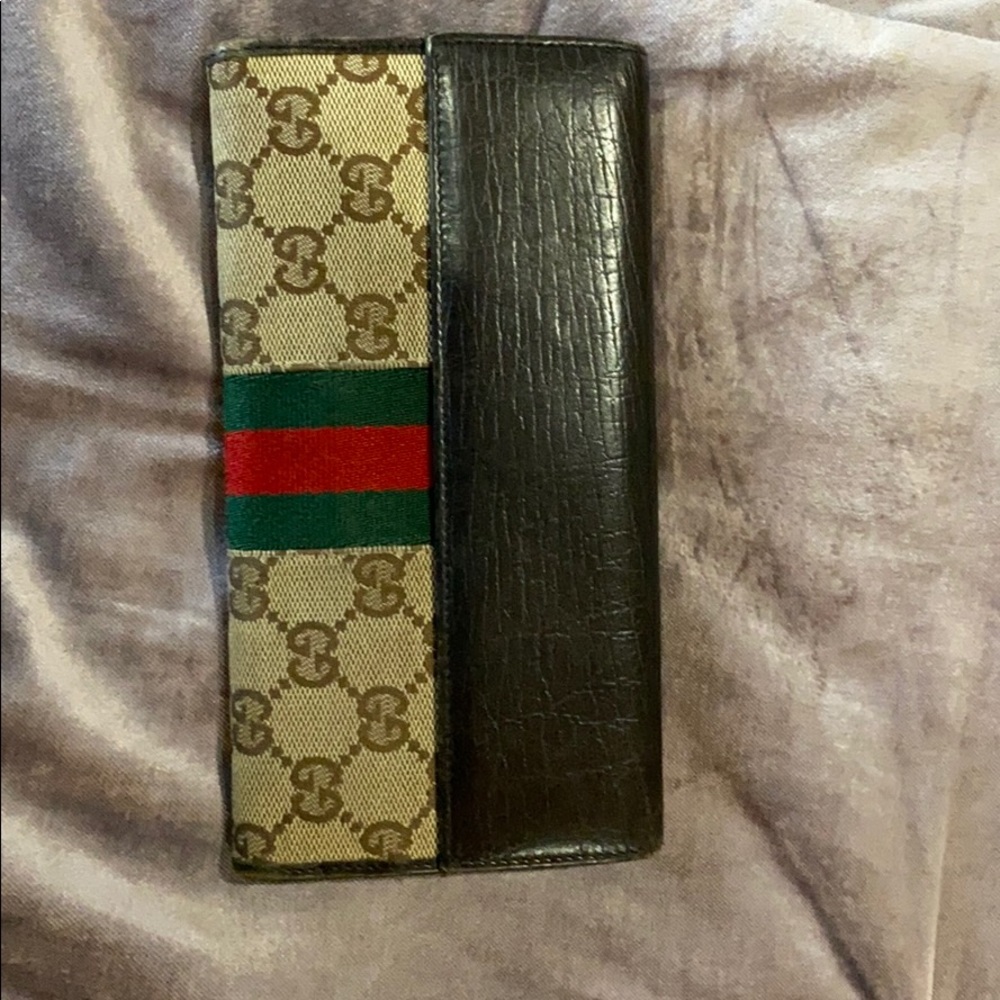 Authentic Gucci Wallet - Picture 4 of 8